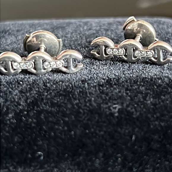 Hoorsenbuhs sterling earrings toggle with diamonds - Picture 8 of 16